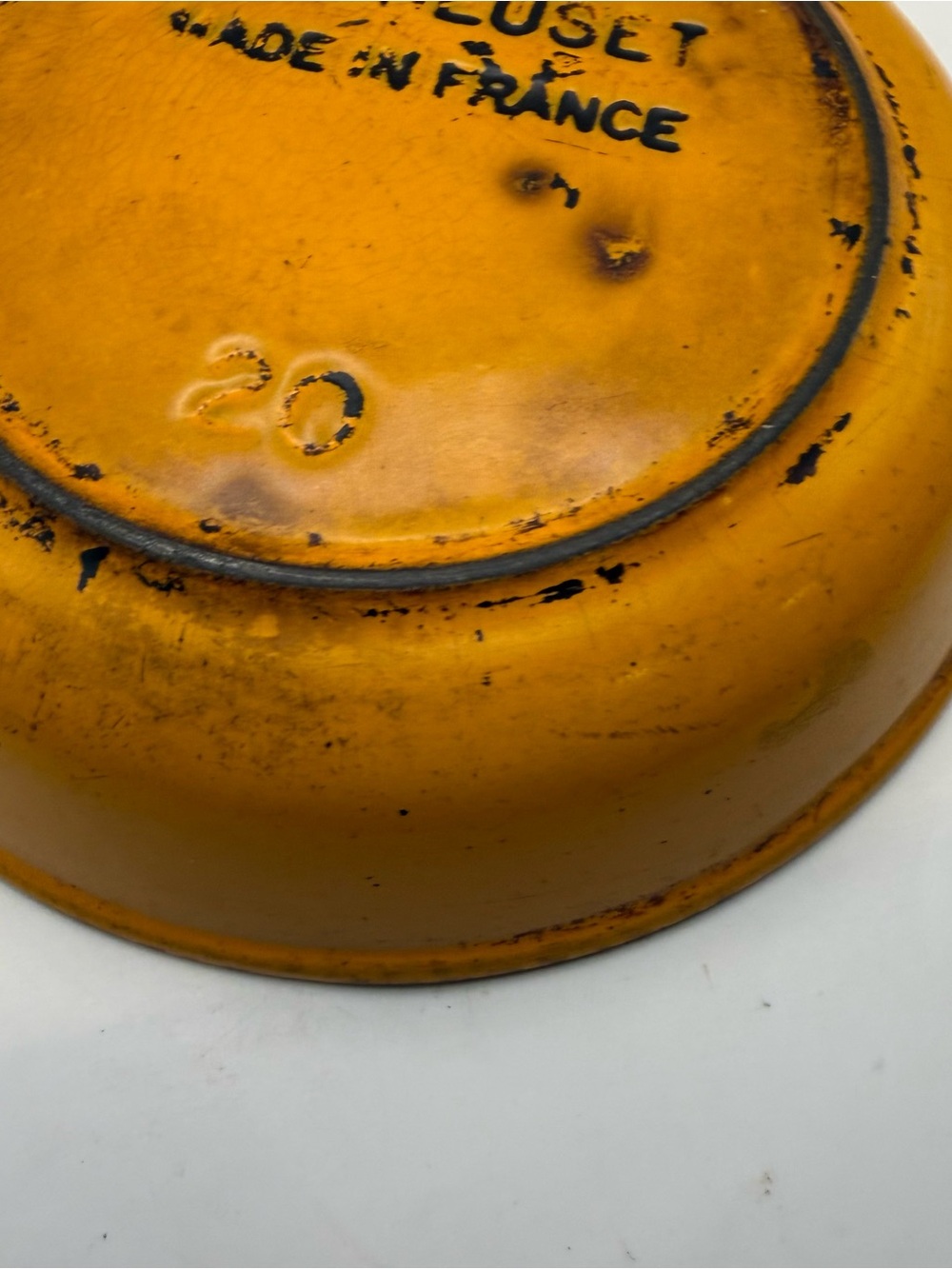 Le Creuset Double Spout Enameled Cast Iron Skillet #20 Yellow Vintage - Picture 13 of 14